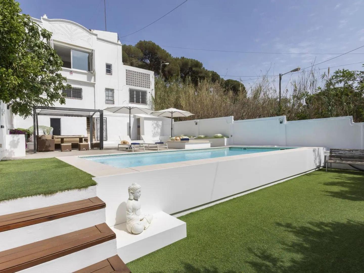 Casa Canyet Con Piscina A Un Paso De Barcelona Y La Playa Badalona Zewnętrze zdjęcie