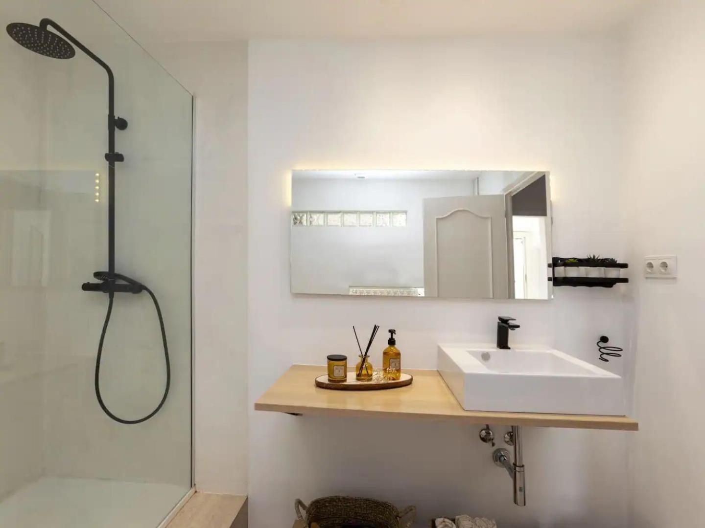 Casa Canyet Con Piscina A Un Paso De Barcelona Y La Playa Badalona Zewnętrze zdjęcie