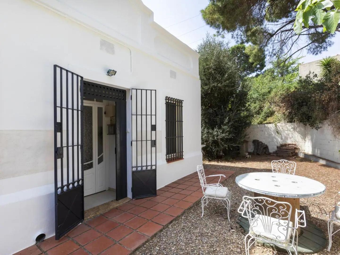 Casa Canyet Con Piscina A Un Paso De Barcelona Y La Playa Badalona Zewnętrze zdjęcie